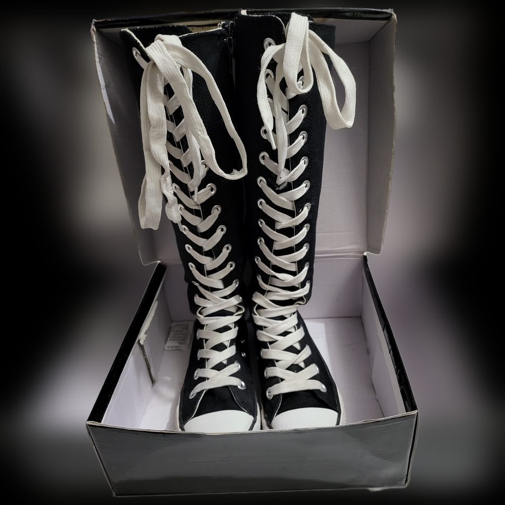 Girls Size 1 Knee High Converse Style Shoe. Inside has zipper for easy wear.